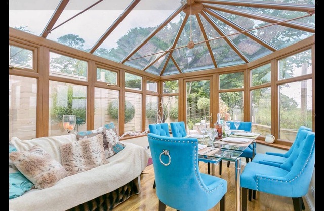 Detached Thatched cottage in a truly magical setting sleeps up to 6 persons