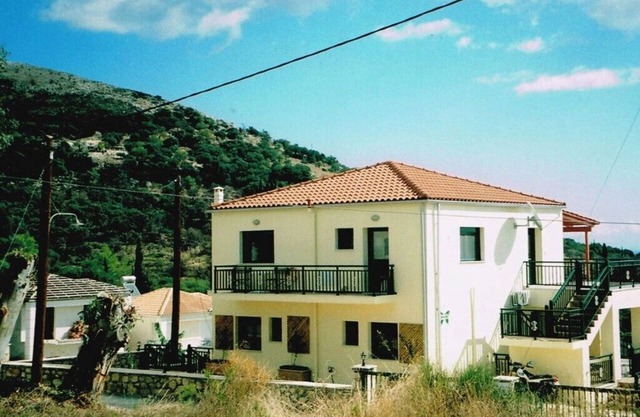 Detached Villa with Pool - 1 Bedroom Family apartment: (sleeps 4)