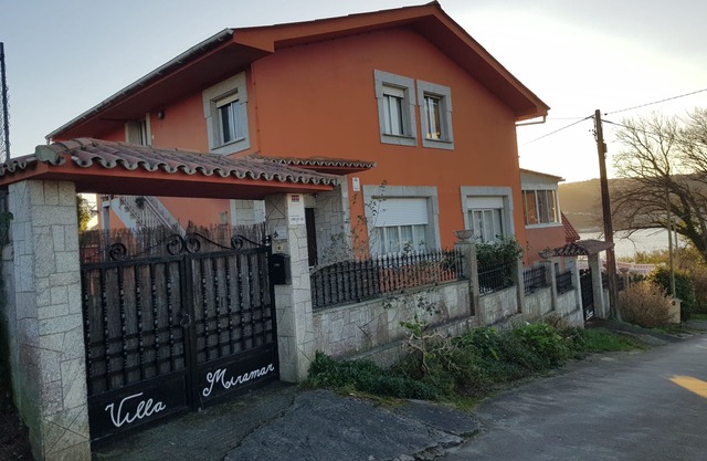 Detached villa with views to Ferrol's estuary