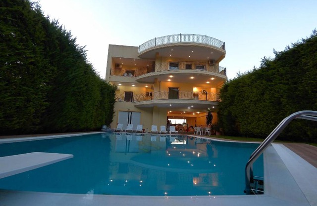 Diamond Apartments