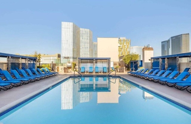 Diamond Resorts Polo Towers Villas - 1 Bed Accessible No Roll in Shower