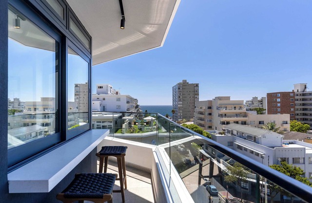 Diamond Views - Luxury Sea Point Apt with views