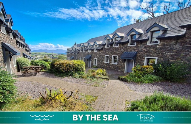 Dingle CY No 5(TR4) (2 Bed - Sleeps 4) by Interhome