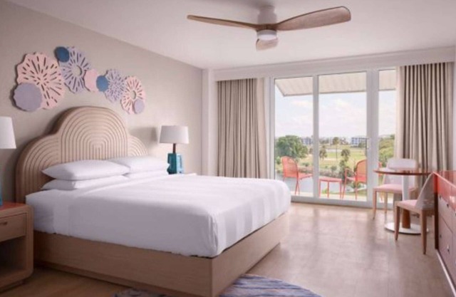Direct Golf Course Access | Outdoor Pool & Gym