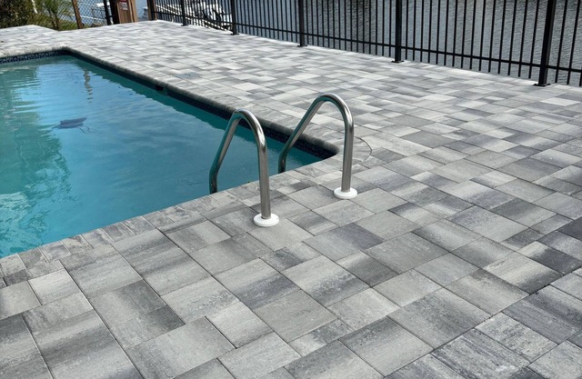 Direct Gulf Access, SolarHeated Salt Water Pool, kayaks, pool table, 2 lvg areas