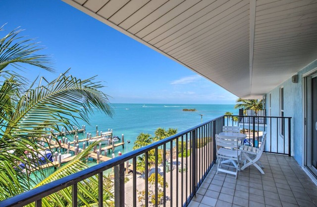Direct Gulffront Views, Boat/Fishing Dock, Sunsets, Heated Pool