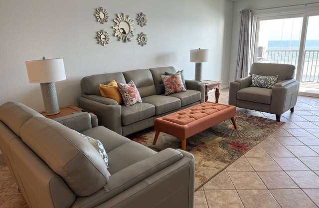 Direct Oceanfront Condo! Stunning Views, Non Smoking, Beautifully Decorated!