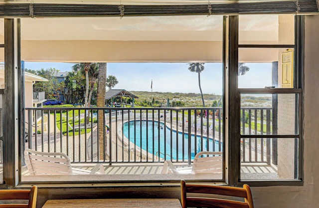 Directly on the Gulf - Unit 14 - 1 Bedroom - Second Floor - Sleeps up to 5