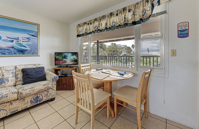 Directly on the Gulf - Unit 12 - 1 Bedroom - Second Floor - Sleeps up to 5