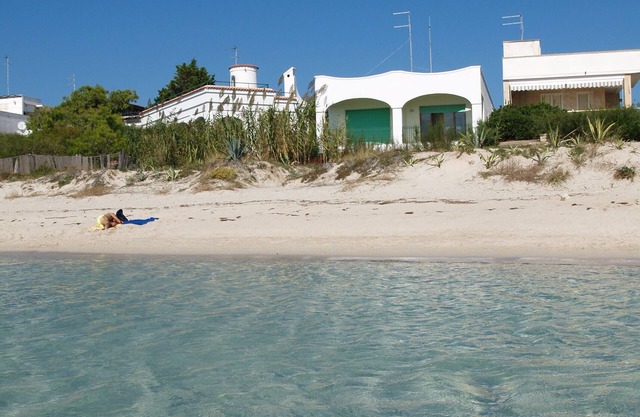 Directly on the beach. 6 beds in villa with private access to the sea