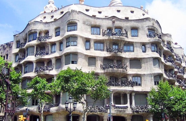 Discover Comfort & Culture in the Heart of Barcelona!