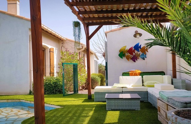 Divine Roujan Sunny Lodge. Piscine Privée, Climatisation, Wifi, Jardin, 6 Person