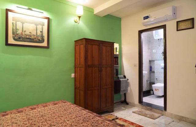 Diya B&B is a homestay with a touch of haveli style in the centre of Delhi.