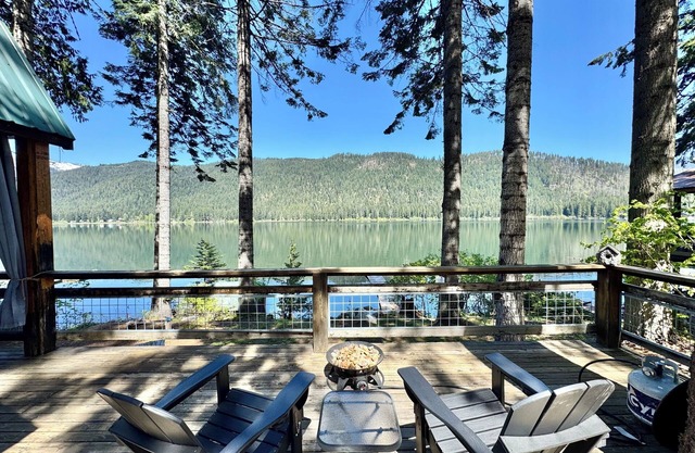 Doc Roy's Legacy-Fish Lake, Views, Hot Tub, ROKU