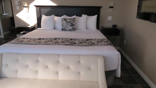 Dockside Suites