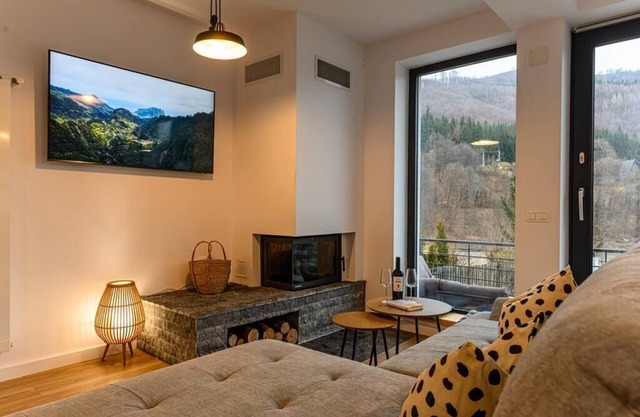 Doftana Lake House