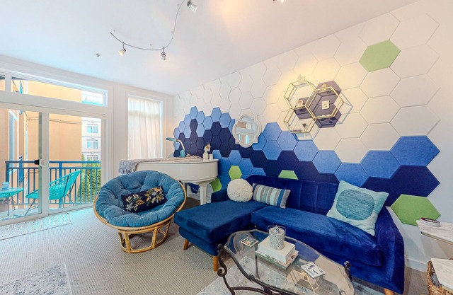 Dog-friendly 5th-floor studio with indoor heated pool, gym, hot tub, & balcony