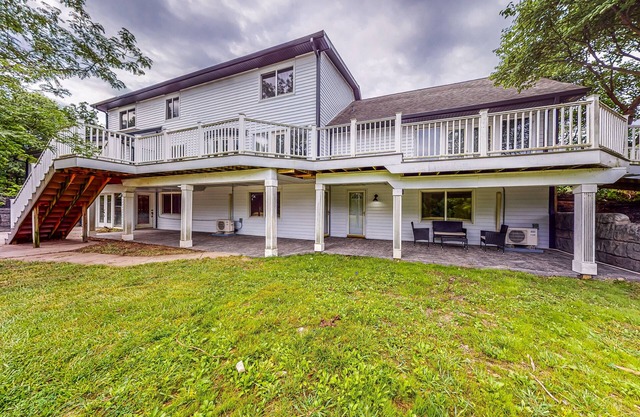 Dog-friendly apartment on a working homestead with 1000ft of river frontage