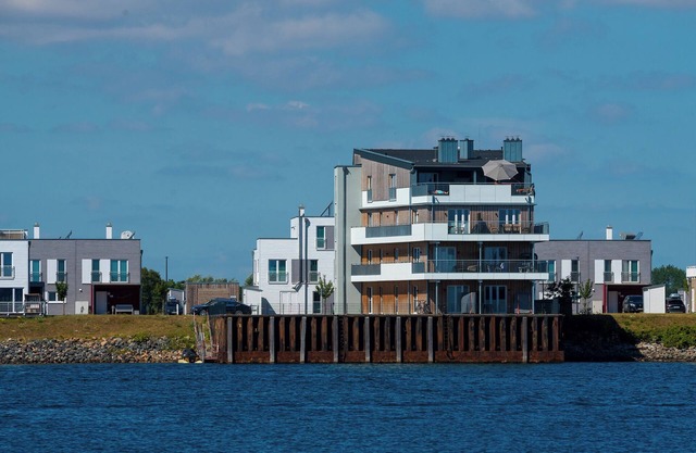 Dog-friendly Baltic Sea vacation apartment with a wonderful view of the harbor basin