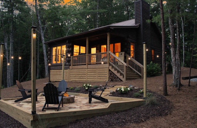 Dog-friendly cabin with covered porch, patio, firepit, fireplace, & grill
