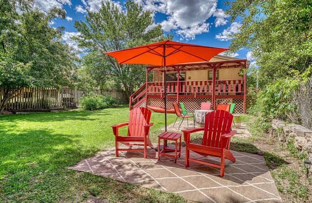 Dog Friendly Heart of the Rockies River Getaway!