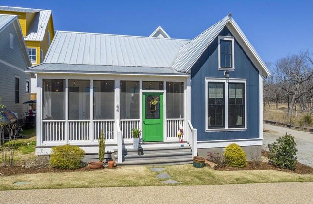 Dog friendly home in Carlton Landing, Oklahoma on Lake Eufaula