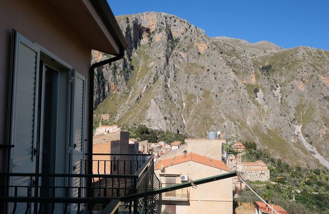 Dolce-Vista, close to great hiking trails and the sea!