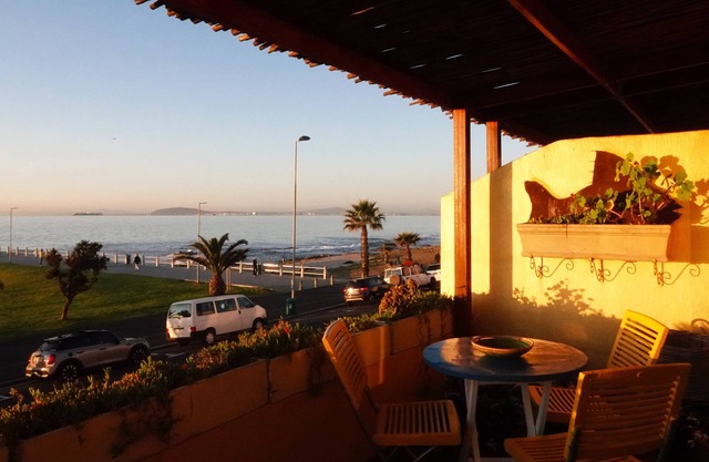 Dolphin Inn Guest House