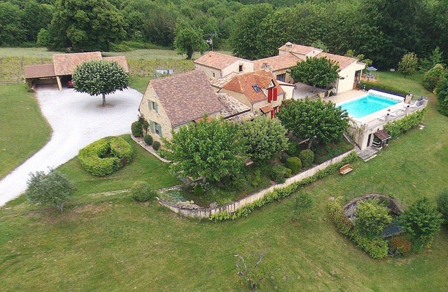 Domaine de l'Homme: Shepherd's house with swimming pool