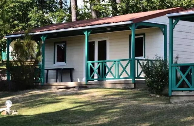 Domaine des Grands Pins * - Chalet Chataignier Comfort with air conditioning 6 people