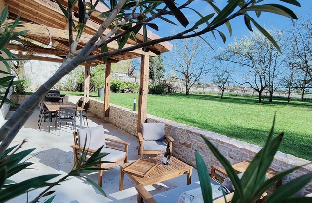 DOMAINE SAINT LOUP: Gîte "LE PETIT LOUP" 6 pers - 10min from Beaune