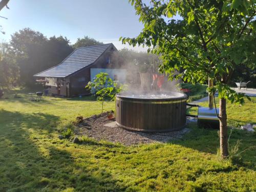Domek SADKOWO - wśród jabłoni , balia ogrodowa dodatkowo płatna