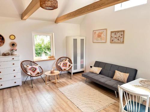 Domek w Lesie z Parkingiem i Jacuzzi w Leliwie by Noclegi Renters