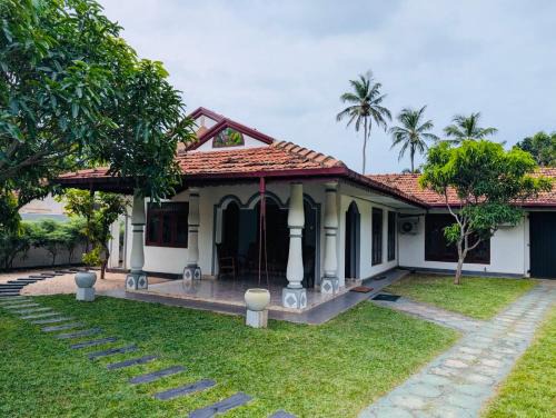 Dona's Villa Coastal House in Pamunugama