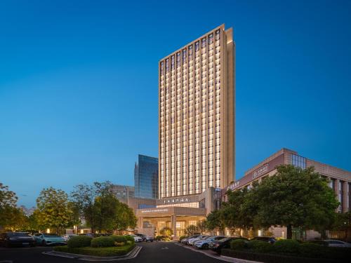 Dongguan DongCheng International Hotel - Free shuttle buses for executive room guests during Canton Fair