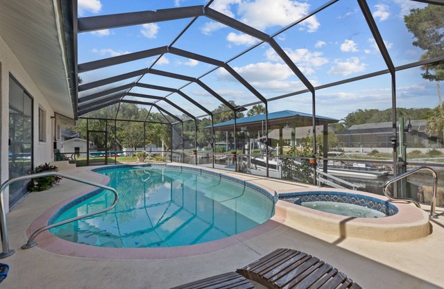 Dont miss this Waterfront Deep canal.Gulf access.Pool home! Pool table.Sleeps8.