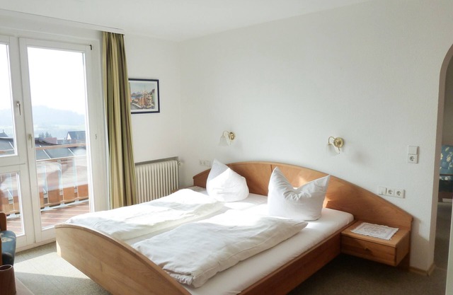 Doppelzimmer Komfort mit eigenem Bad oder Dusche und WC