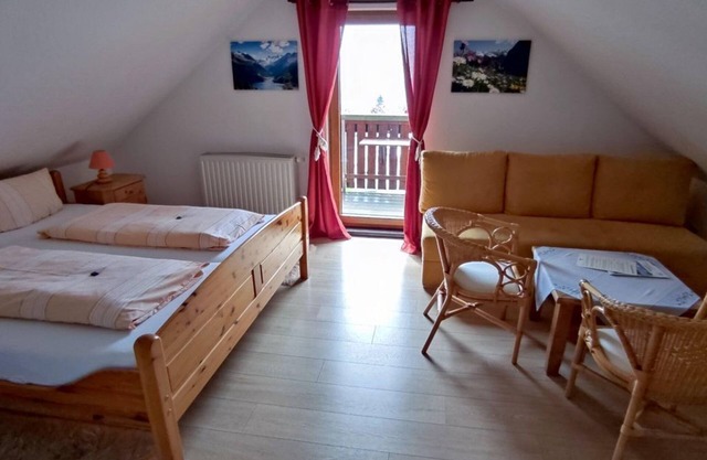 Doppelzimmer , Dusche, WC, 2 Aufb. Mgl. - Berggasthaus Schöne Aussicht