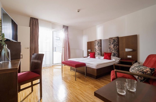 Doppelzimmer Pool-blick - Hotel Garni Toscanina Garni