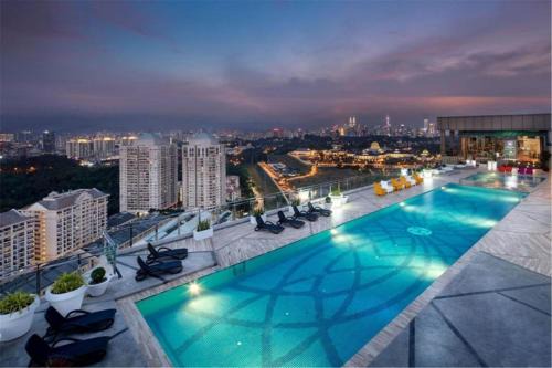 Dorsett Residences Sri Hartamas Free Parking by COBNB Mont Kiara Kuala Lumpur