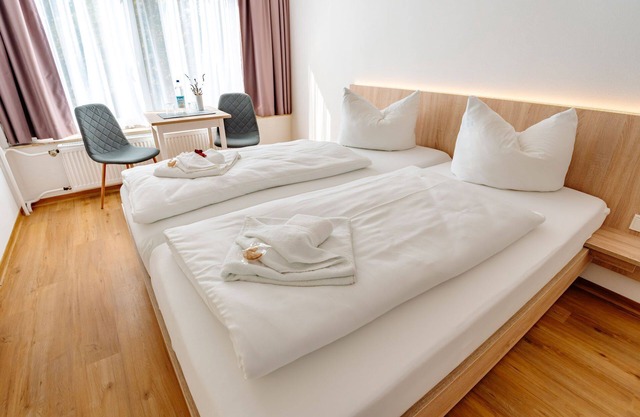 Double room with bathroom/Iberg view - Sonnenschein Hotel & Apartments