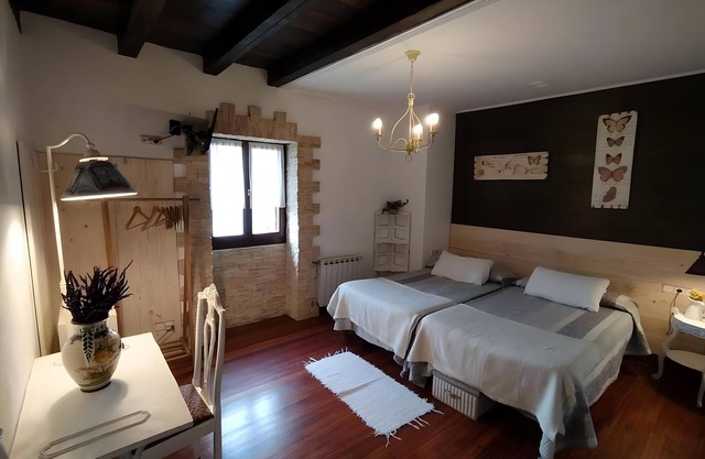 'Double Room 1' with Mountain Views, Private Garden and Wi-Fi