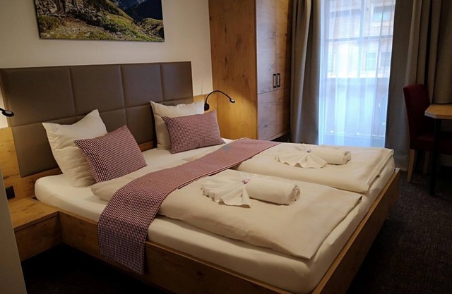 Double Room Mountain View with Balcony - Hotel Aschauer Hof