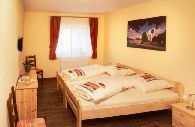 Double room 3 - Guesthouses Am Nibelungensteig