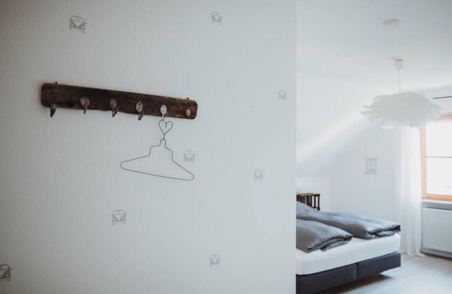 Double room, shower, toilet - Strausswirtschaft & Gästehaus Janson, winery
