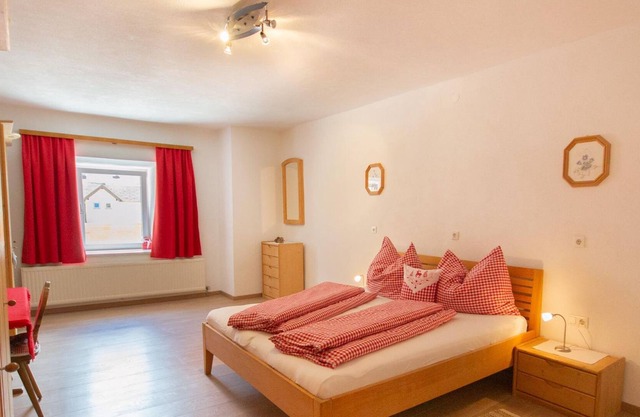 Double room, shower, toilet, 1 bedroom - via ferrata base/Penznhof