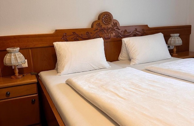 Double room, shower, WC, balcony - Parkhotel Zuzek