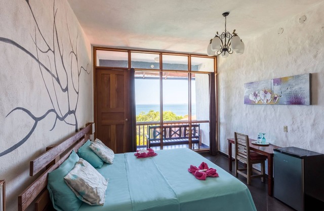 Double room with ocean view and balcony | Beachfront Boutique Hotel & Pool