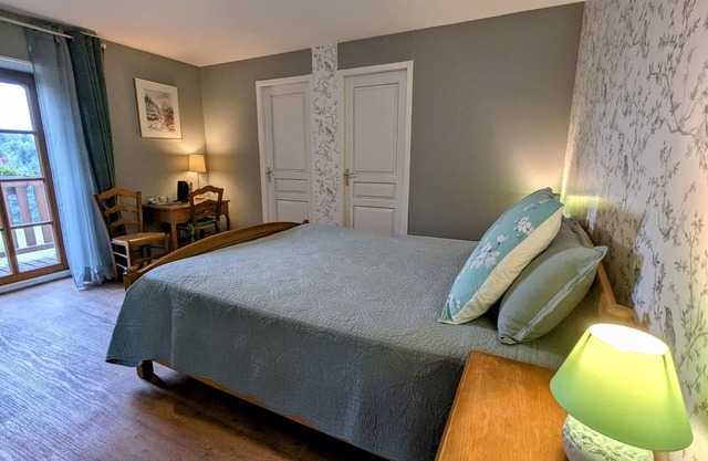 Double Room with Breakfast in Historic Building