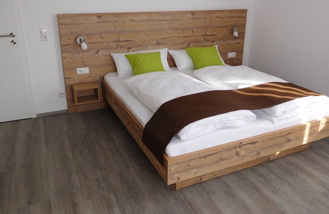 Double room with private bathroom, max. 2 people